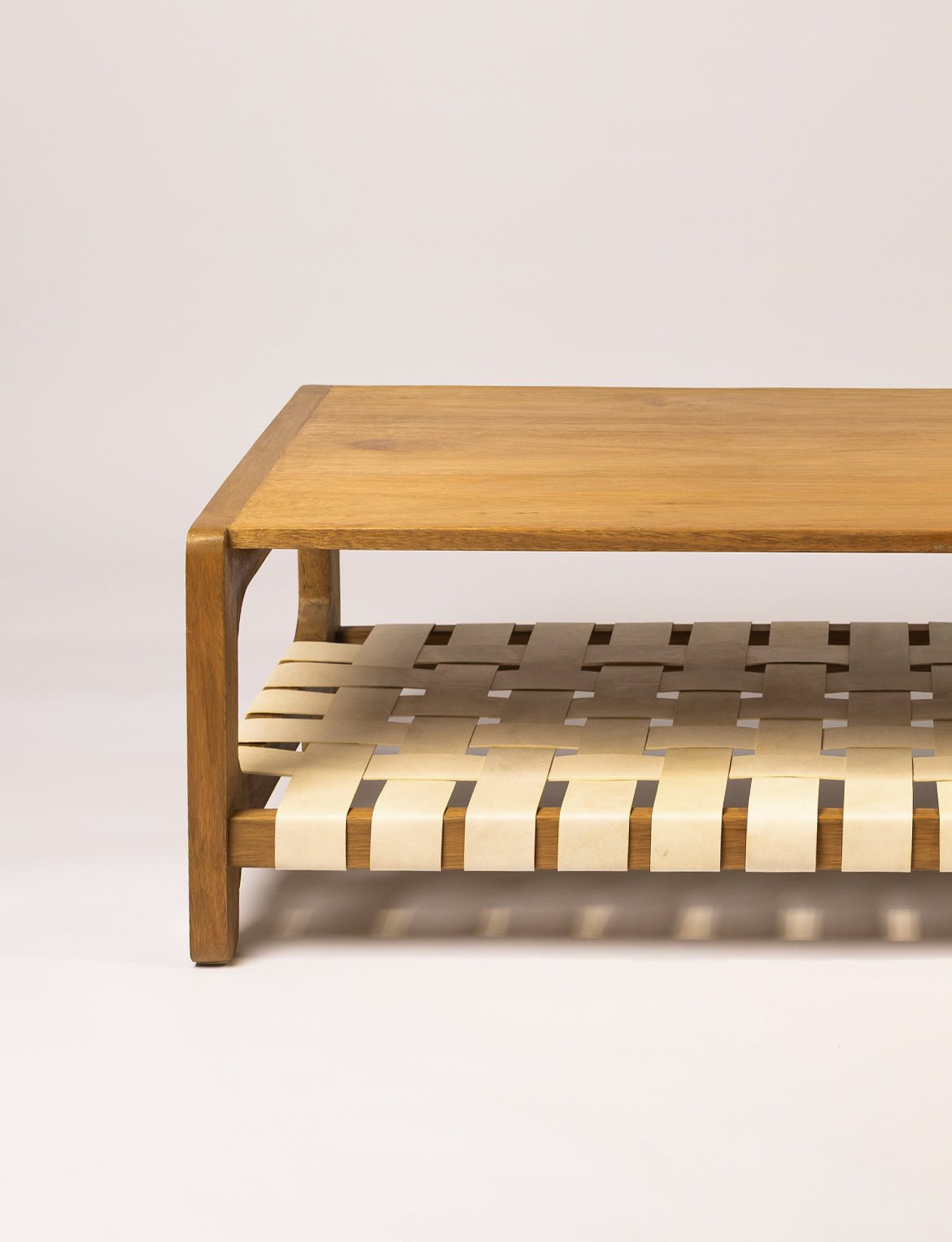 Mesa living_01/Trama